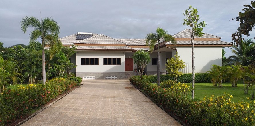 Haus in San Kamphaeng, Thailand 4 Schlafzimmer № 139690