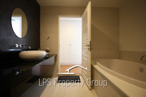Condominio de 2 dormitorios en Hua Hin, Tailandia № 168760 - foto 28