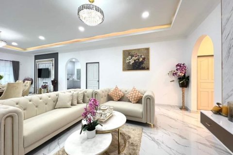 Casa de 5 dormitorios en Pattaya, Tailandia № 59792 - foto 7
