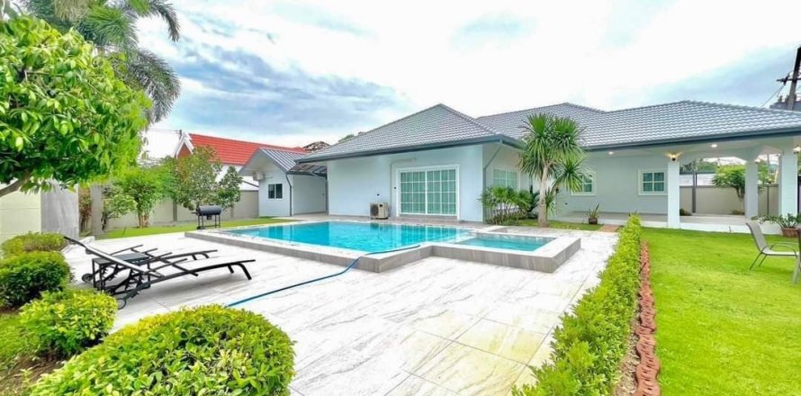 Casa de 5 dormitorios en Pattaya, Tailandia № 59792
