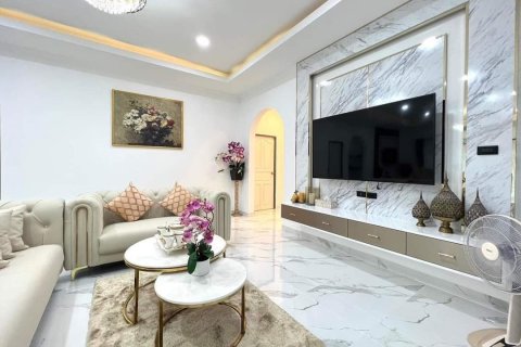 Casa de 5 dormitorios en Pattaya, Tailandia № 59792 - foto 6