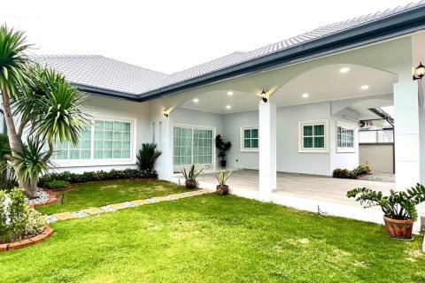 Casa de 5 dormitorios en Pattaya, Tailandia № 59792 - foto 3