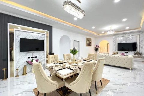 Casa de 5 dormitorios en Pattaya, Tailandia № 59792 - foto 11