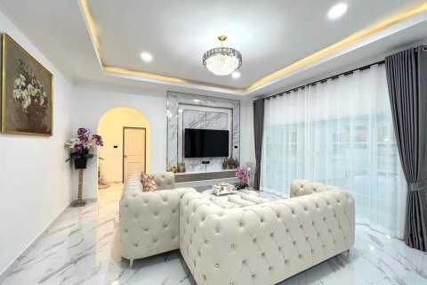 Casa de 5 dormitorios en Pattaya, Tailandia № 59792 - foto 5