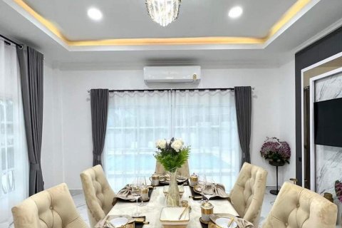 Casa de 5 dormitorios en Pattaya, Tailandia № 59792 - foto 12