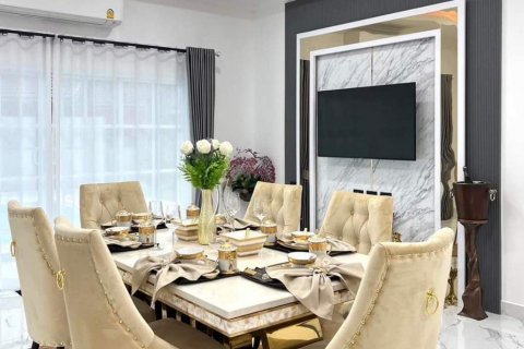 Casa de 5 dormitorios en Pattaya, Tailandia № 59792 - foto 9