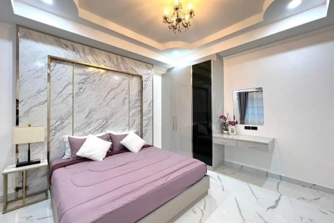 Casa de 5 dormitorios en Pattaya, Tailandia № 59792 - foto 22