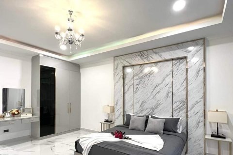 Casa de 5 dormitorios en Pattaya, Tailandia № 59792 - foto 14