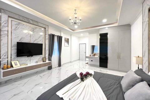 Casa de 5 dormitorios en Pattaya, Tailandia № 59792 - foto 16