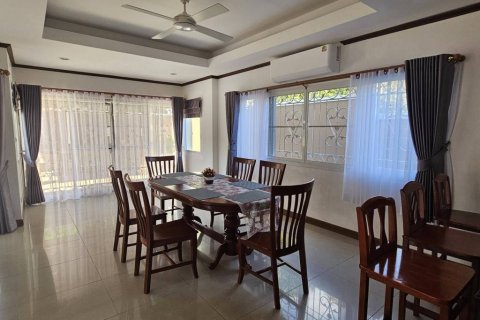 Chalet de 3 dormitorios en Phuket, Tailandia № 172999 - foto 6