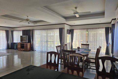 Chalet de 3 dormitorios en Phuket, Tailandia № 172999 - foto 5