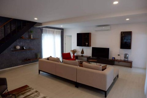 Chalet de 3 dormitorios en Pattaya, Tailandia № 173000 - foto 3