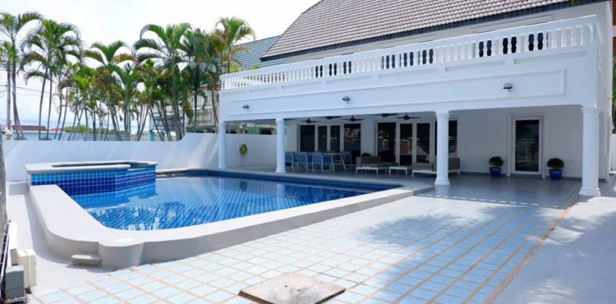 Chalet de 3 dormitorios en Pattaya, Tailandia № 173000