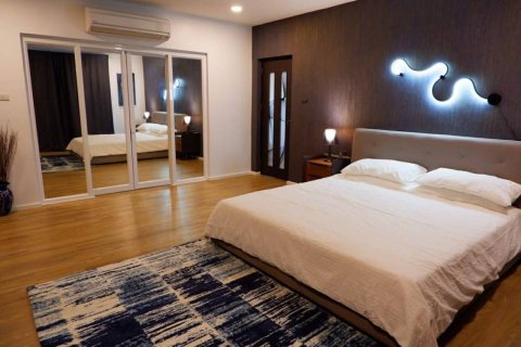 Chalet de 3 dormitorios en Pattaya, Tailandia № 173000 - foto 7