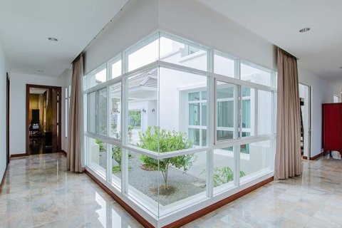 Chalet de 5 dormitorios en Hua Hin, Tailandia № 168536 - foto 15