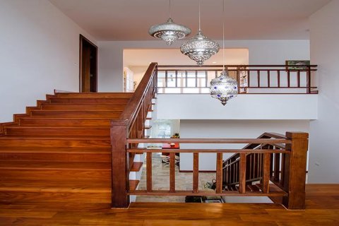 Chalet de 5 dormitorios en Hua Hin, Tailandia № 168536 - foto 16