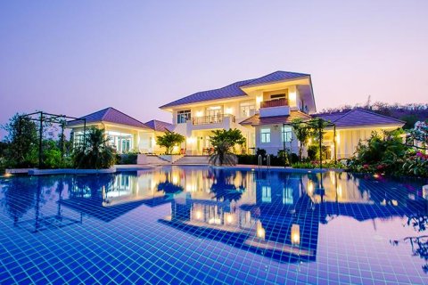 Chalet de 5 dormitorios en Hua Hin, Tailandia № 168536 - foto 2