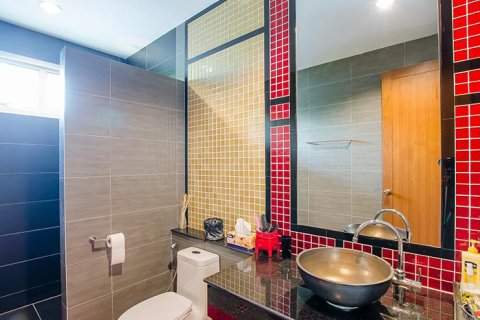 Chalet de 5 dormitorios en Hua Hin, Tailandia № 168536 - foto 9