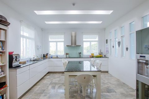 Chalet de 5 dormitorios en Hua Hin, Tailandia № 168536 - foto 10