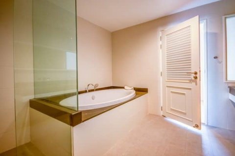 Condominio de 2 dormitorios en Hua Hin, Tailandia № 168534 - foto 12
