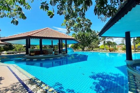 Chalet de 11 dormitorios en Hua Hin, Tailandia № 168535 - foto 4
