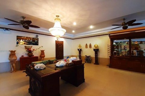 Chalet de 11 dormitorios en Hua Hin, Tailandia № 168535 - foto 12