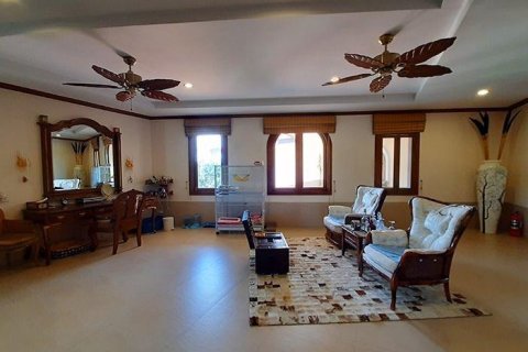 Chalet de 11 dormitorios en Hua Hin, Tailandia № 168535 - foto 23