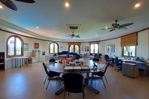 Chalet de 11 dormitorios en Hua Hin, Tailandia № 168535 - foto 19