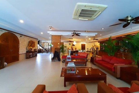 Chalet de 11 dormitorios en Hua Hin, Tailandia № 168535 - foto 10