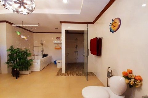 Chalet de 11 dormitorios en Hua Hin, Tailandia № 168535 - foto 22