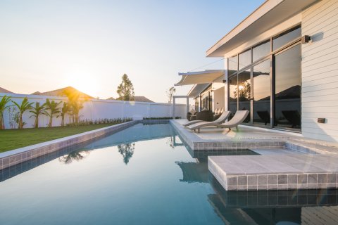 Chalet de 3 dormitorios en Hua Hin, Tailandia № 168539 - foto 5