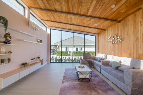 Chalet de 3 dormitorios en Hua Hin, Tailandia № 168539 - foto 17