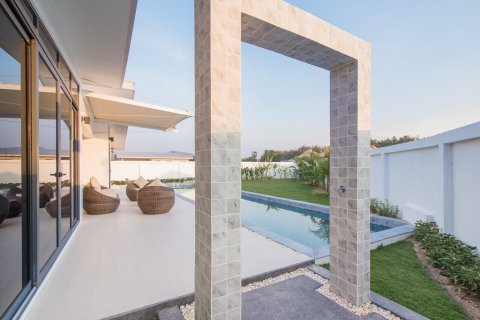 Chalet de 3 dormitorios en Hua Hin, Tailandia № 168539 - foto 10