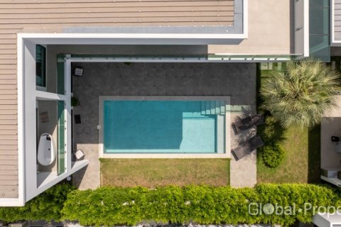 Casa de 4 dormitorios en Pattaya, Tailandia № 117163 - foto 4