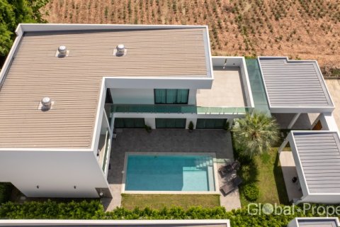 Casa de 4 dormitorios en Pattaya, Tailandia № 117163 - foto 6