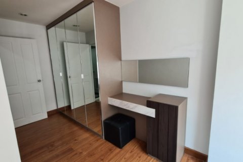 Apartamento de 1 dormitorio en Bangkok, Tailandia № 194076 - foto 3