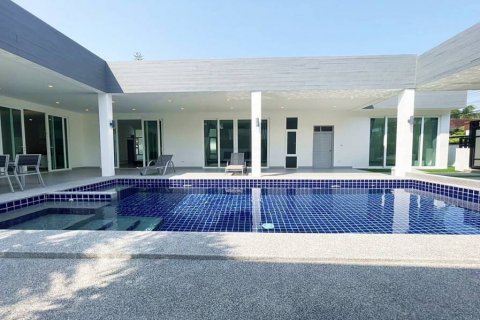 Chalet de 3 dormitorios en Hua Hin, Tailandia № 115679 - foto 2