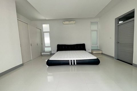 Chalet de 3 dormitorios en Hua Hin, Tailandia № 115679 - foto 9