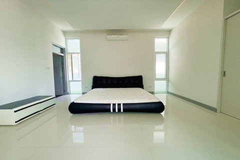 Chalet de 3 dormitorios en Hua Hin, Tailandia № 115679 - foto 7
