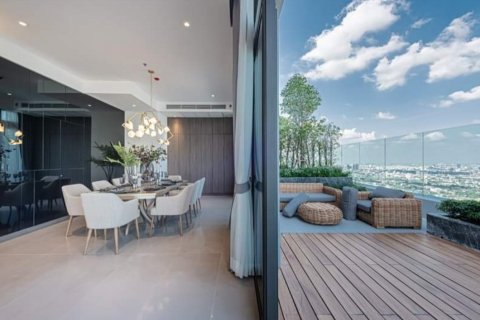 Condominio de 3 dormitorios en Phra Khanong, Bangkok, Tailandia № 133902 - foto 4