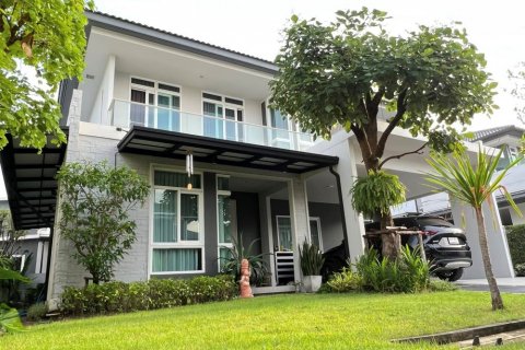 Chalet de 4 dormitorios en Bang Kaeo, Tailandia № 133756 - foto 11