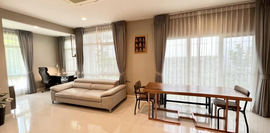 Chalet de 4 dormitorios en Bang Kaeo, Tailandia № 133756