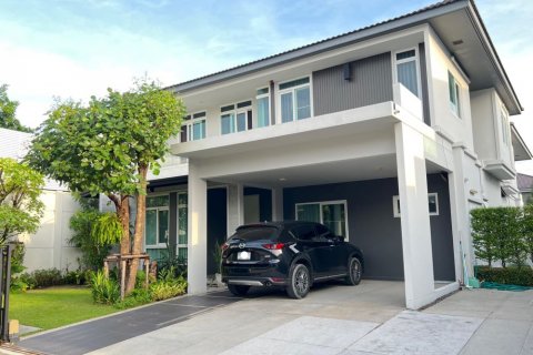 Chalet de 4 dormitorios en Bang Kaeo, Tailandia № 133756 - foto 12