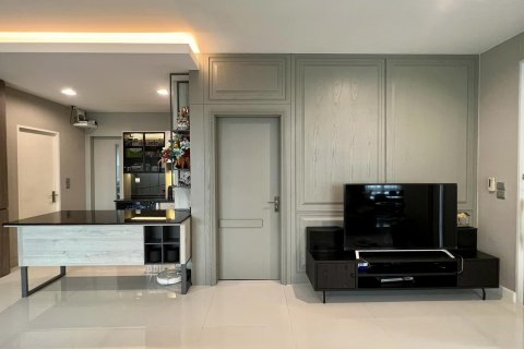 Chalet de 4 dormitorios en Bang Kaeo, Tailandia № 133756 - foto 4