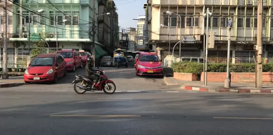 Adosado de 5 dormitorios en Khlong San, Bangkok, Tailandia № 172064