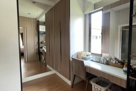 Casa de 4 dormitorios en Bangkok, Tailandia № 65445 - foto 9