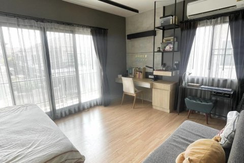 Casa de 4 dormitorios en Bangkok, Tailandia № 65445 - foto 8