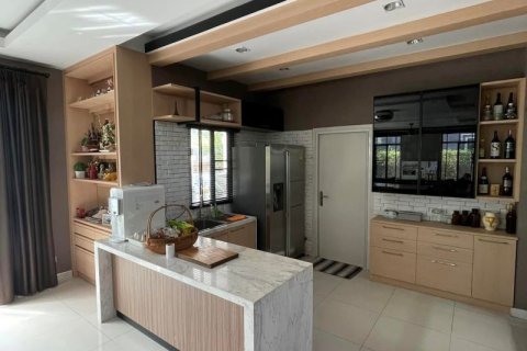 Casa de 4 dormitorios en Bangkok, Tailandia № 65445 - foto 10