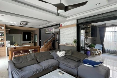 Casa de 4 dormitorios en Bangkok, Tailandia № 65445 - foto 3