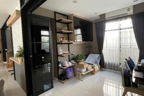 Casa de 4 dormitorios en Bangkok, Tailandia № 65445 - foto 4